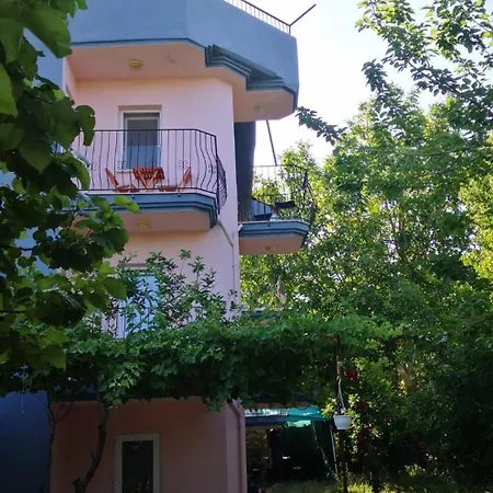 Deka 5 Apartman *